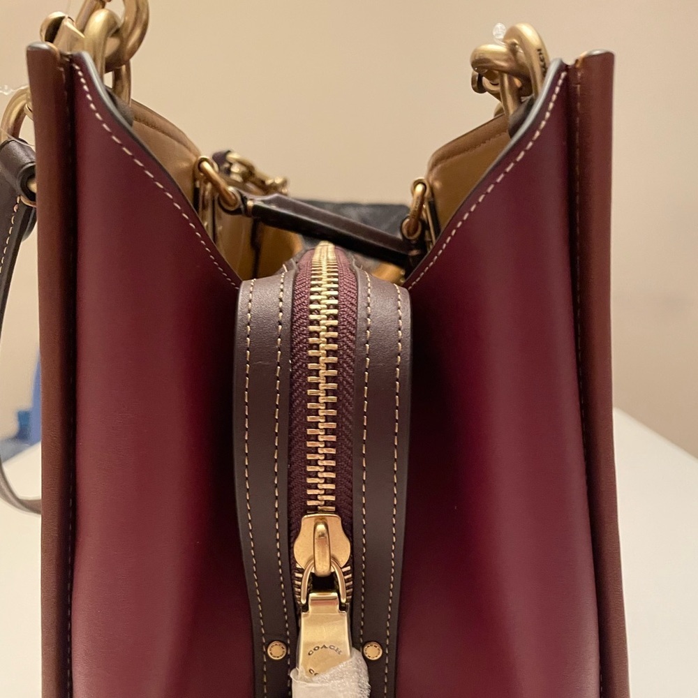 COACH NWT CLBK LTR ROGUE 39